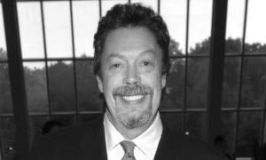 Dunia hiburan berduka atas pemergian pelakon serba boleh Tim Curry