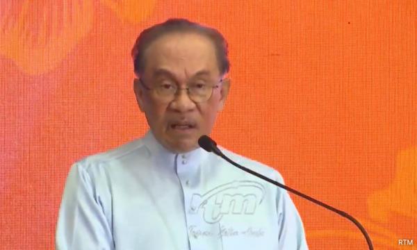 Anwar: Budi95 quota will revert to 300 litres from Sept 1, M40 not neglected